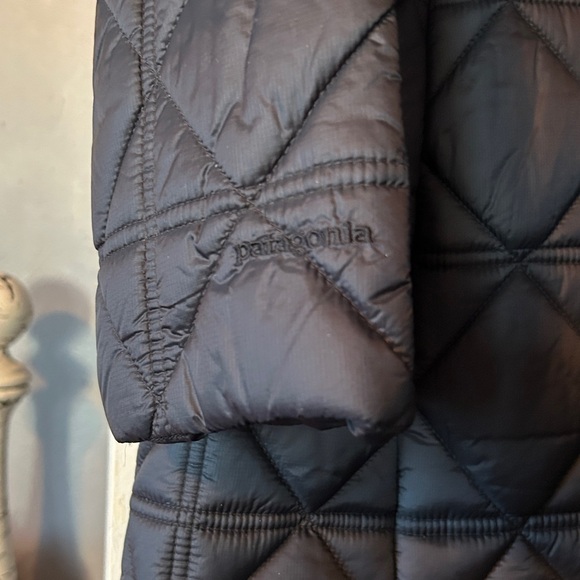 Patagonia Women's Black Puffer Knee Length Coat - Picture 3 of 6
